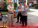 Camat Buleleng Terima Bantuan Alat Penujang Keamanan dan Ketertiban Dari Sat Binmas Polres Buleleng